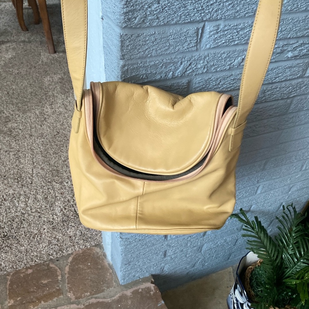 MAXX New York Carmel, leather purse